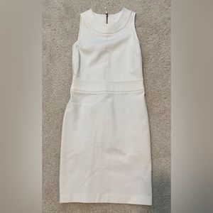Banana Republic sheath dress, white, knit, size 4, excellent condition